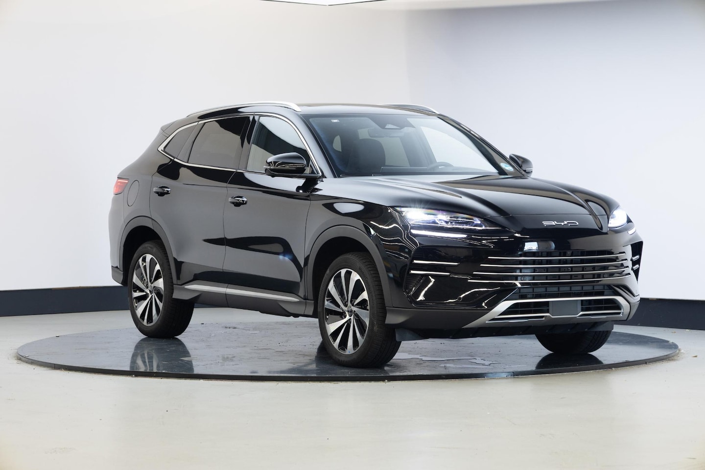 BYD Seal U - 1.5 DM-i FWD Boost | Rijklaar | 18,3 kWh | 87km WLTP | - AutoWereld.nl