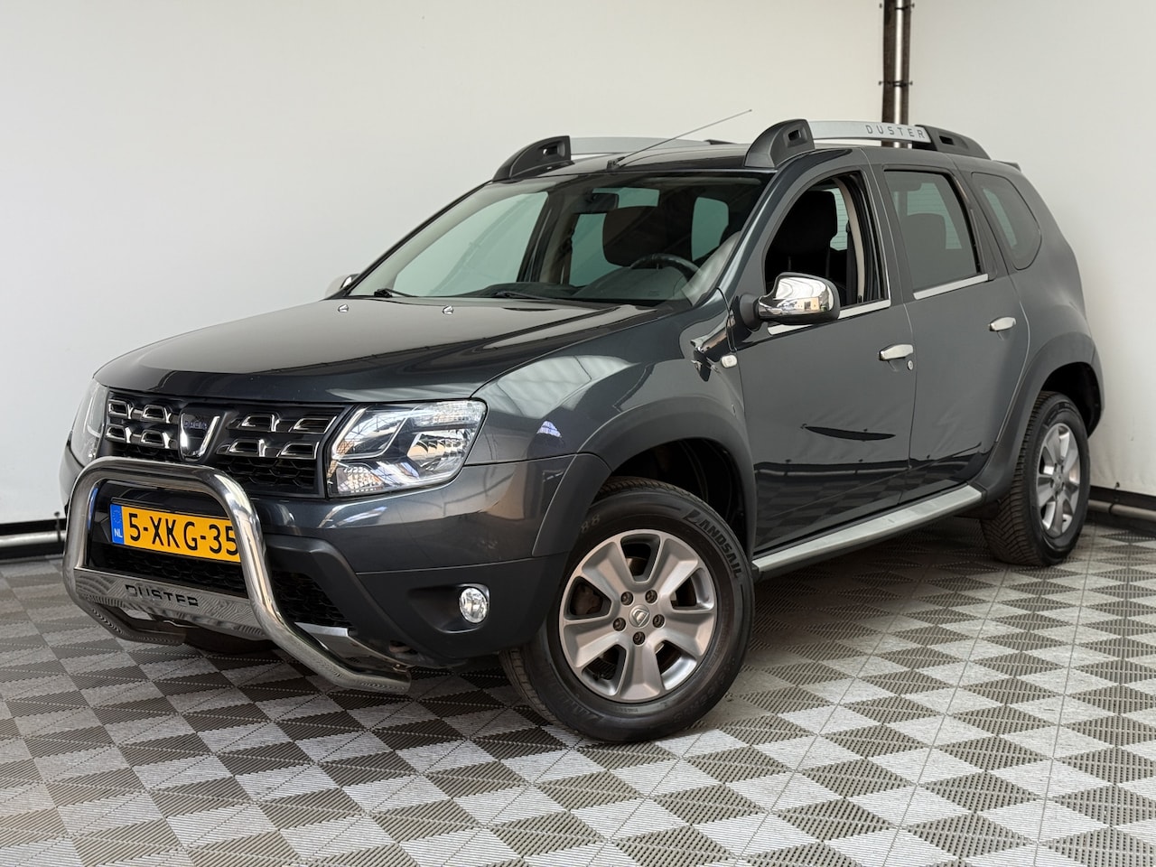 Dacia Duster - 1.2 TCe 4x2 Lauréate NAvi Airco LM16" NL Auto - AutoWereld.nl