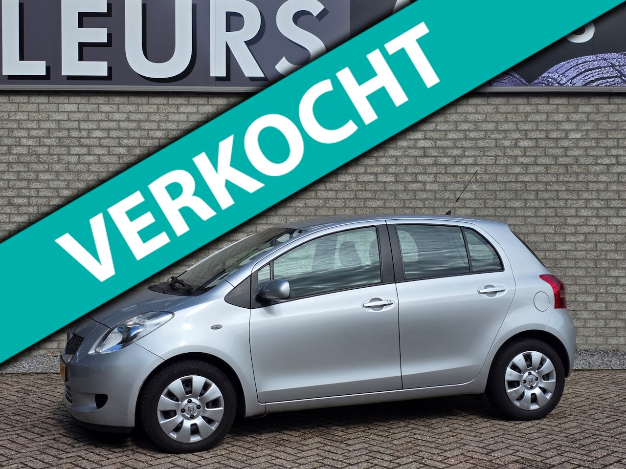 Toyota Yaris - 1.3 VVTi Sol MMT Automaat/Airco - AutoWereld.nl