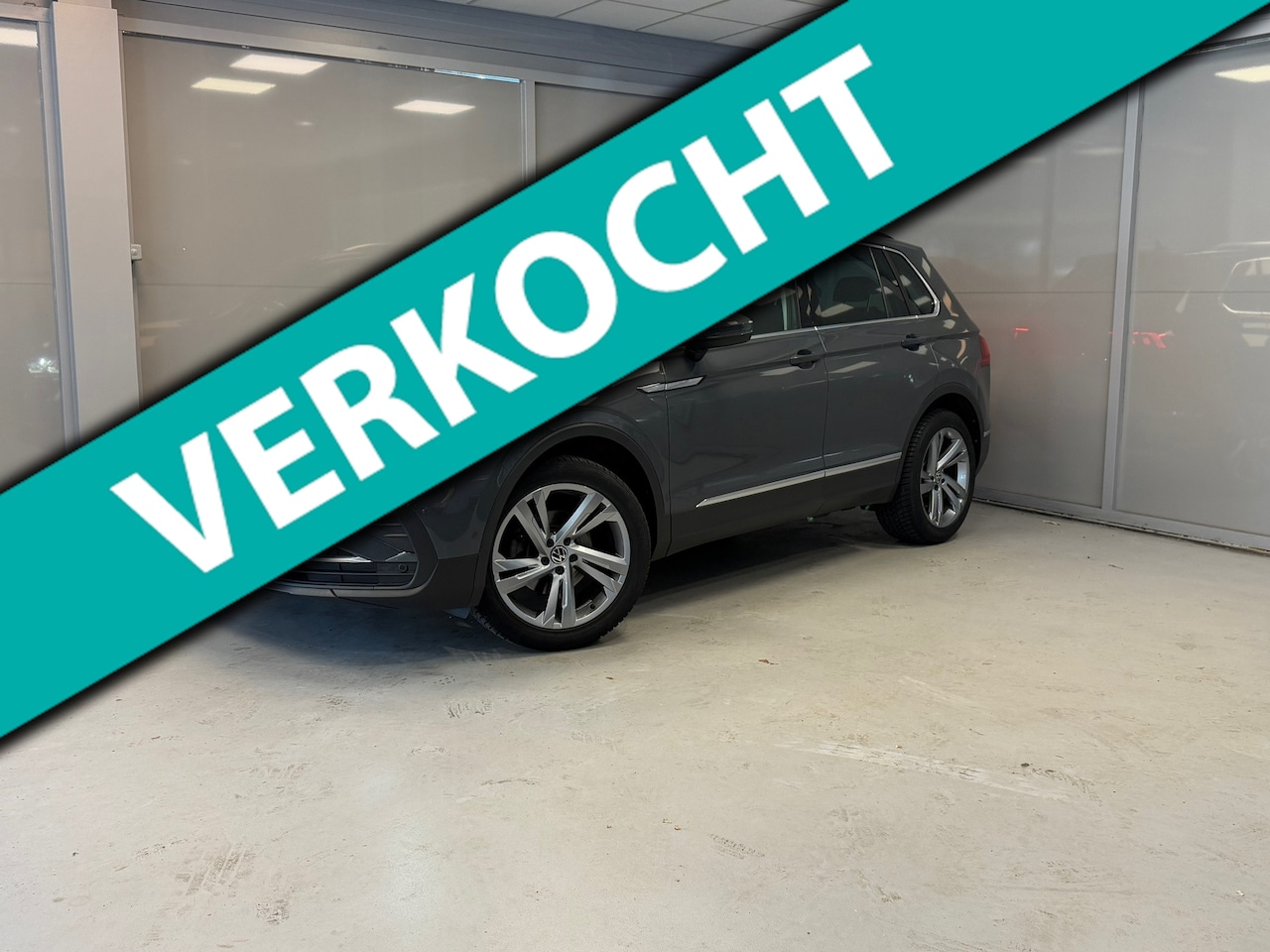 Volkswagen Tiguan - 1.5 TSI Elegance | AUTOMAAT | CAMERA | MATRIX LED | CAR PLAY | - AutoWereld.nl