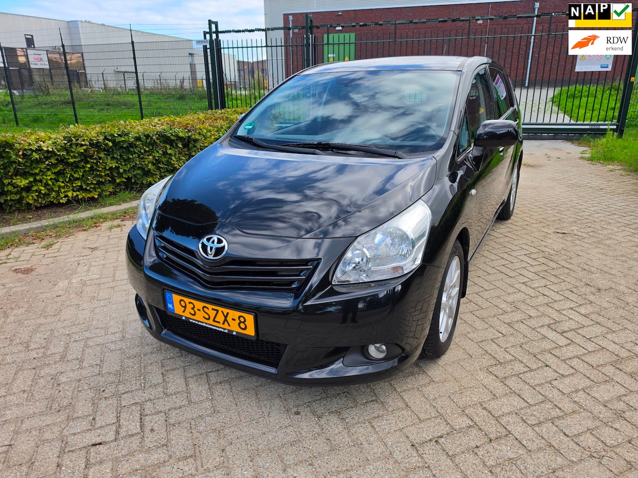Toyota Verso - 1.8 VVT-i Dynamic Business PANO AUTOMAAT! - AutoWereld.nl