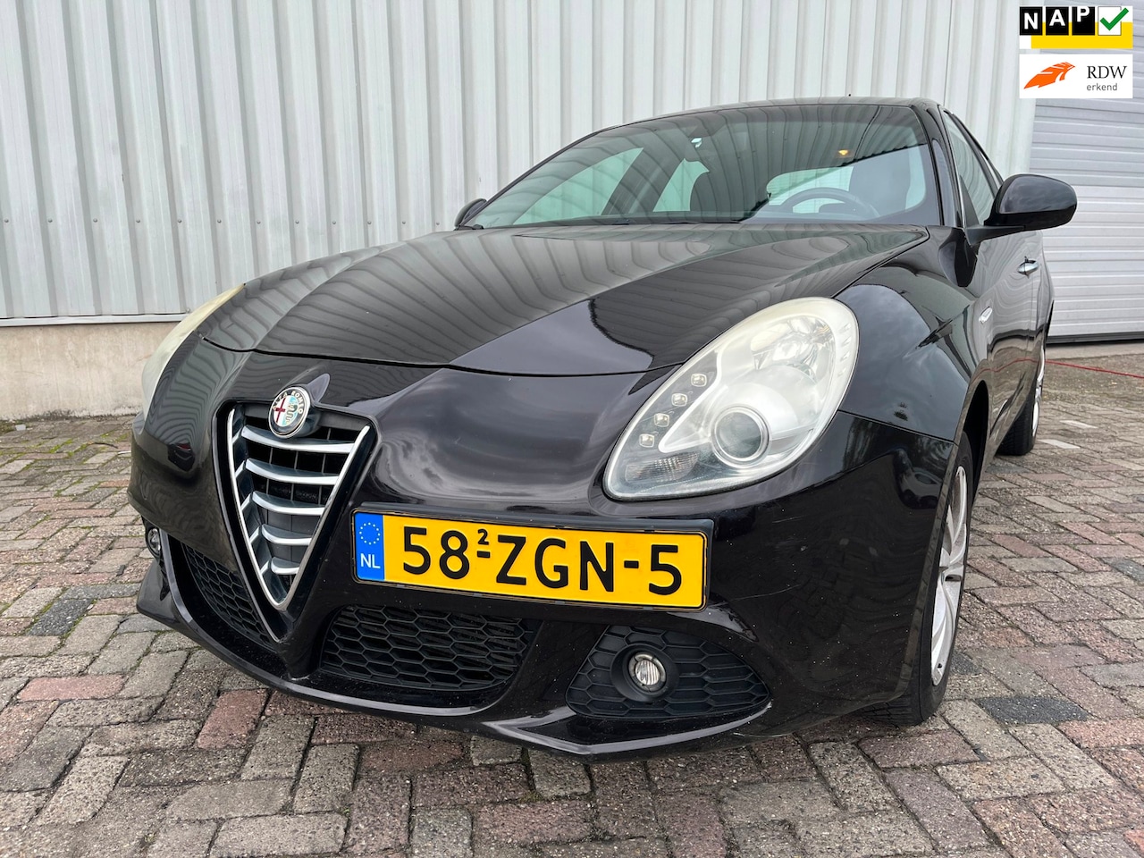 Alfa Romeo Giulietta - 1.4 T Business Executive - Rondom gebruikersschade, Auto start NIET! - AutoWereld.nl