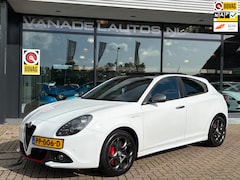 Alfa Romeo Giulietta - 1.4 Turbo MultiAir Super Aut. Panorama Leer Xenon Navi NL-Auto NAP Dealeronderhouden