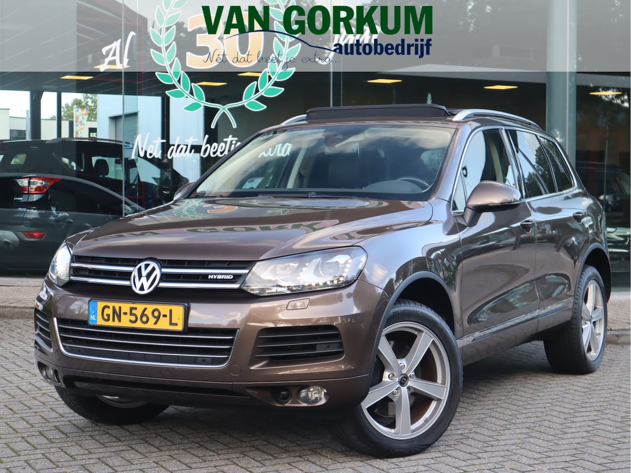 Volkswagen Touareg - 3.0 TSI Hybrid Highline Navi / Luchtvering / Camera /Leder / Pdc / Elekramen / Volledig o - AutoWereld.nl