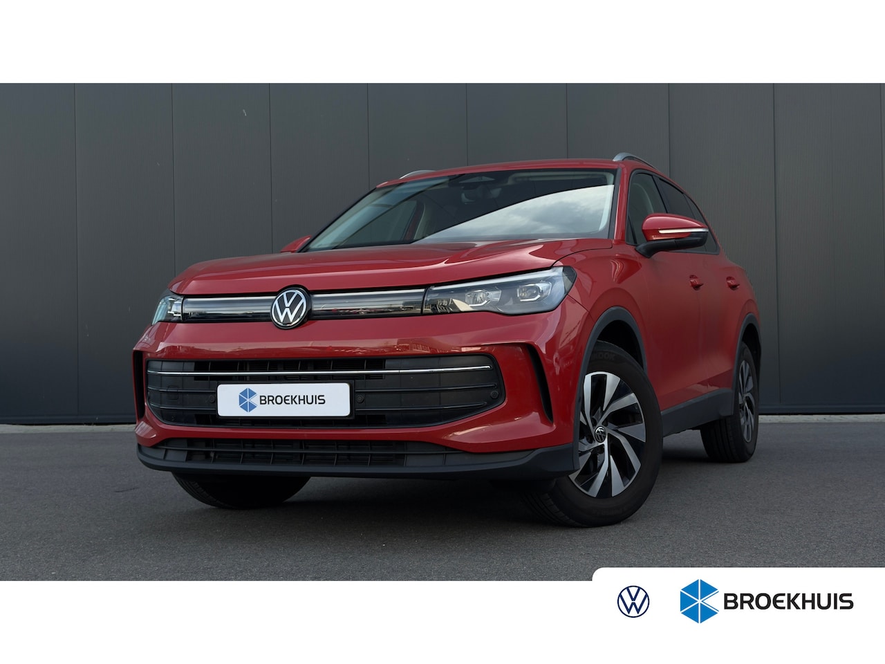 Volkswagen Tiguan - 150pk 1.5 eTSI Life Edition | Trekhaak | Carplay | Adaptive Cruise | 17" | Keyless | - AutoWereld.nl