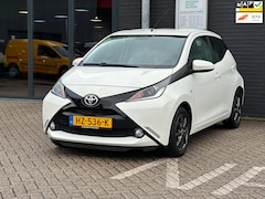 Toyota Aygo - 1.0 VVT-i x-play/NAVI/CAMERA/AIRCO/ NL-AUTO NAP