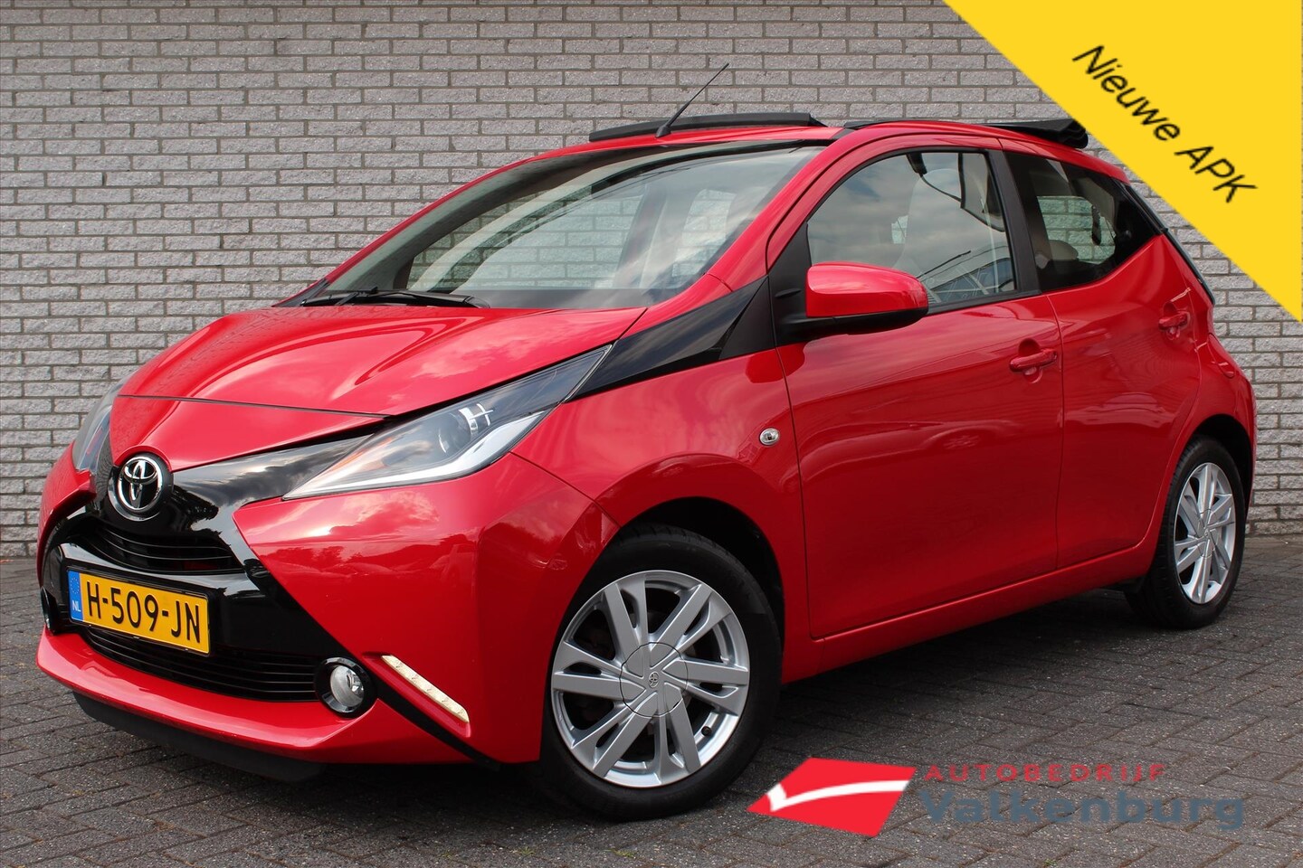 Toyota Aygo - 1.0 VVT-i x-wave | 5-dr | Schuifdak | Camera | Bluetooth | Airco - AutoWereld.nl