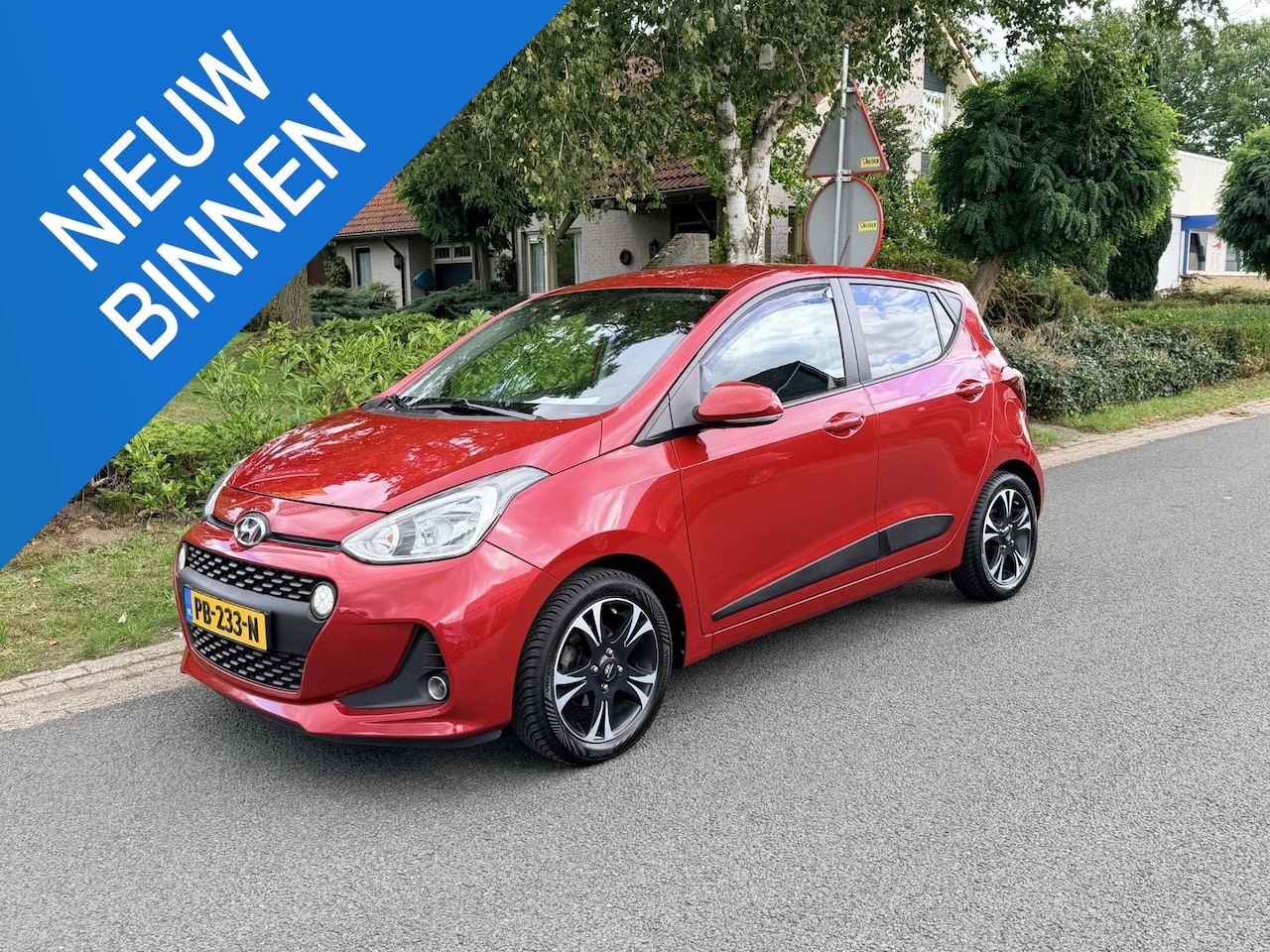 Hyundai i10 - 1.0i i-Premium Navigatie•Airco•Cruise - AutoWereld.nl
