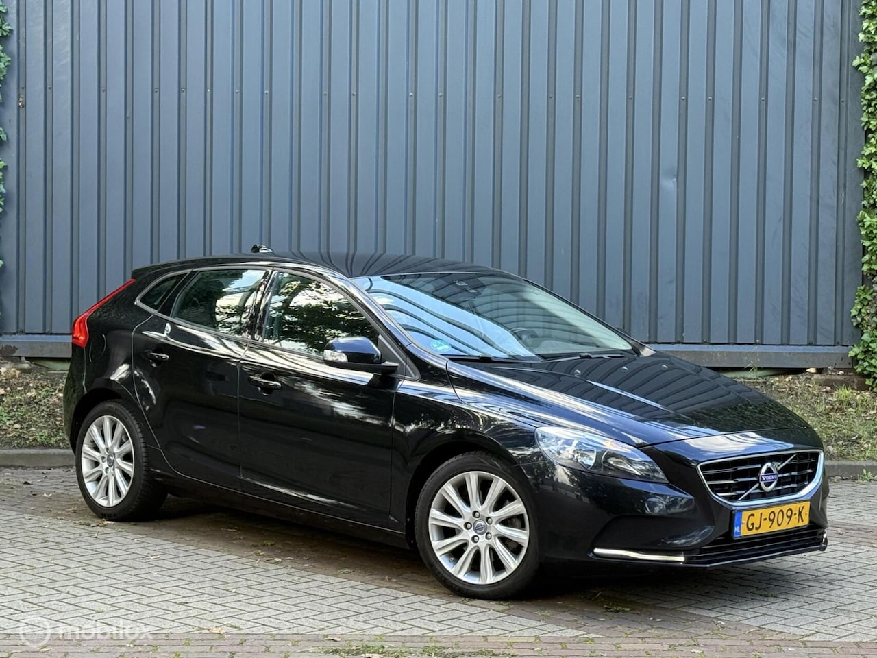 Volvo V40 - 1.6 D2 |Automaat|LED|Navi|Trekhaak|Boekjes - AutoWereld.nl