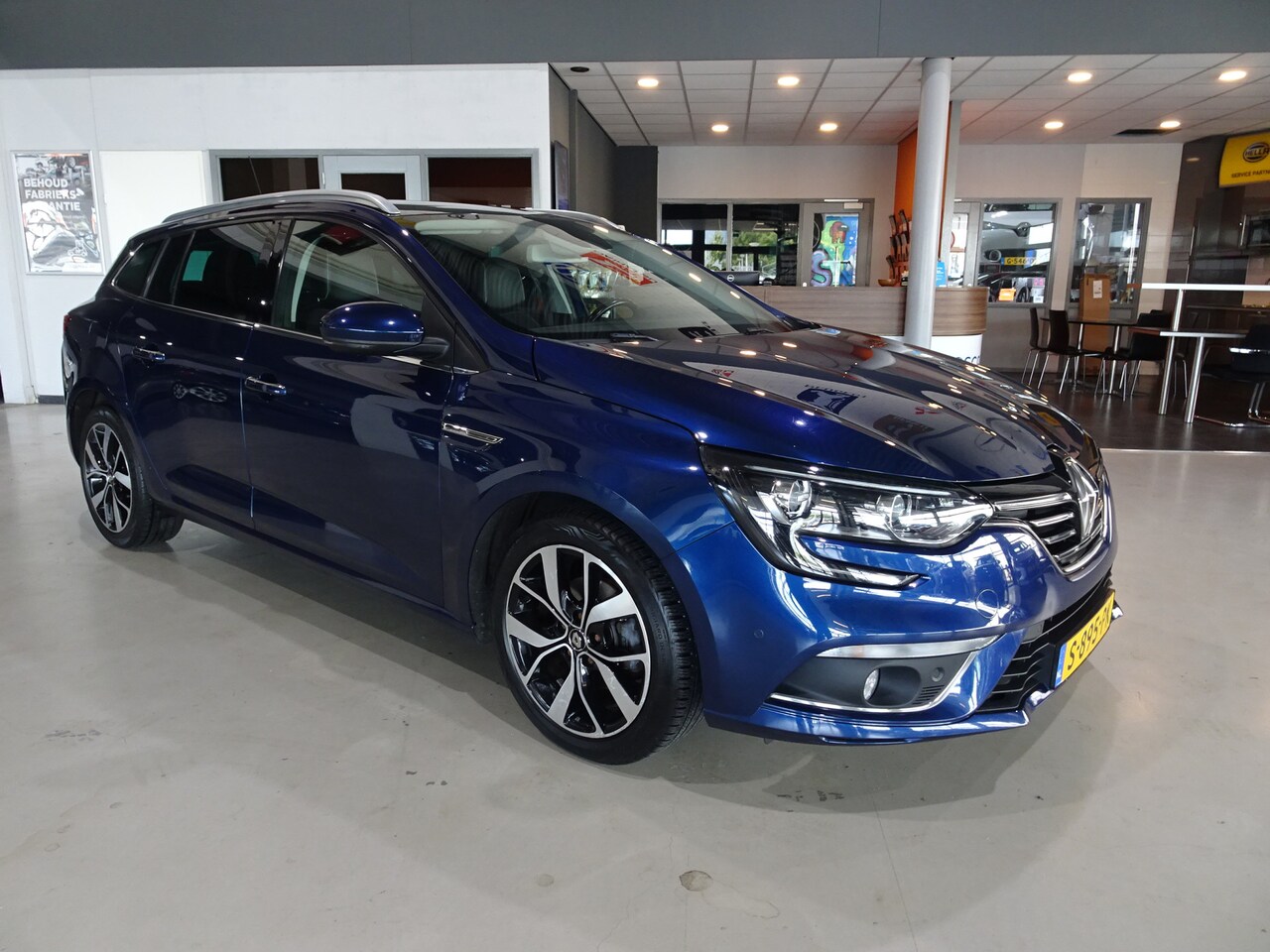 Renault Mégane Estate - 1.2 TCe Bose / Massage / Panorama / CarPlay / Vol optie - AutoWereld.nl