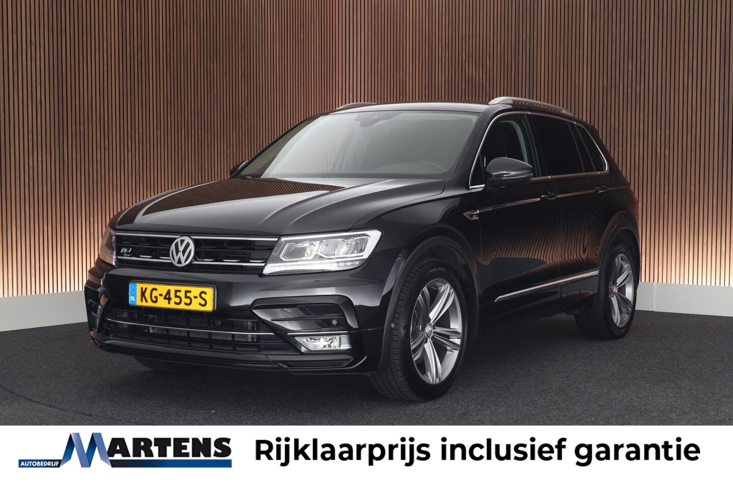 Volkswagen Tiguan - 2.0 TSI 180pk DSG 4Motion R-Line Highline Trekhaak Keyless Virtual Cockpit Navigatie - AutoWereld.nl