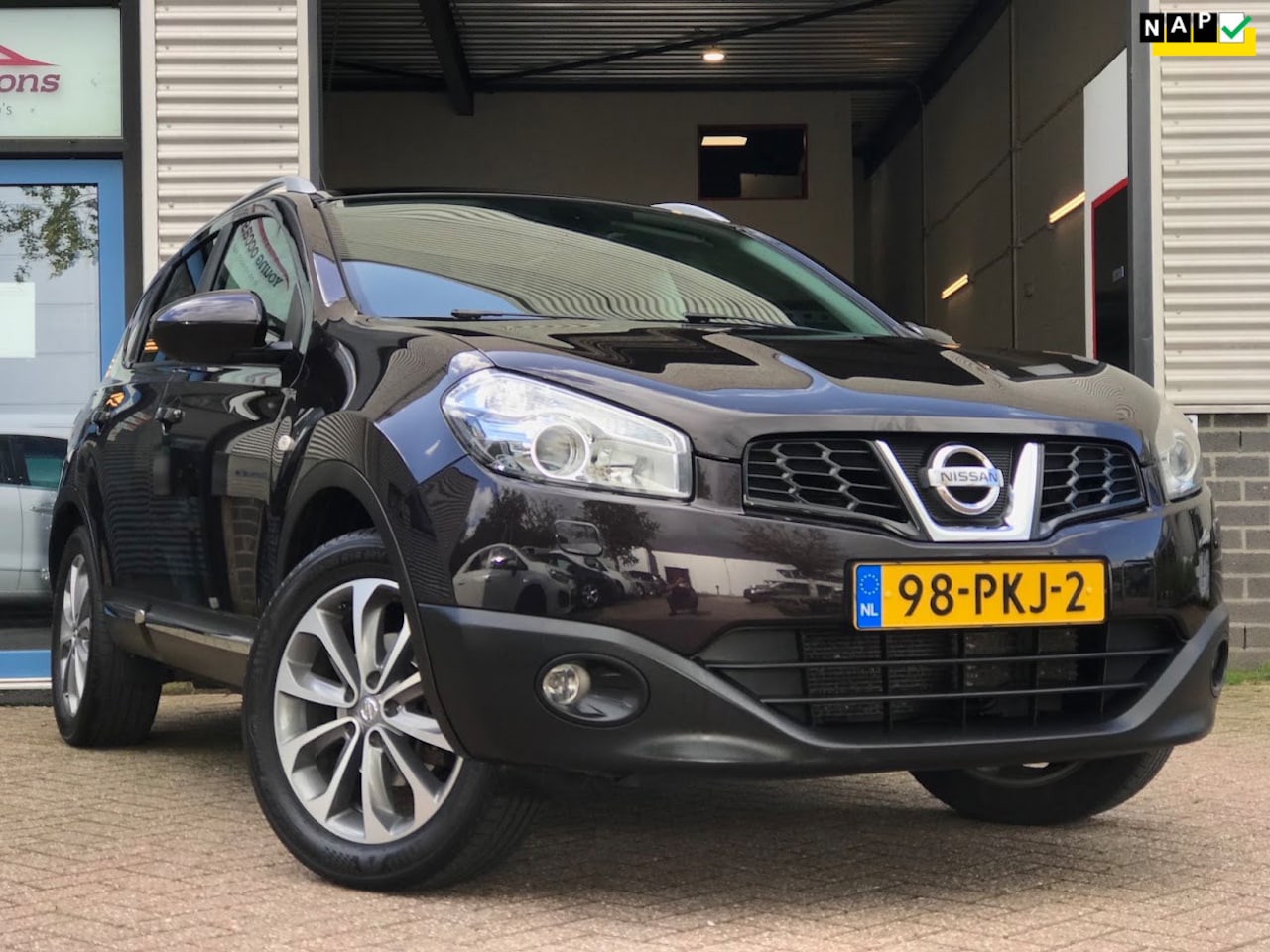 Nissan Qashqai - 2.0 Tekna 4WD|Clima|Cruise|Navi|Camera|Keyless - AutoWereld.nl