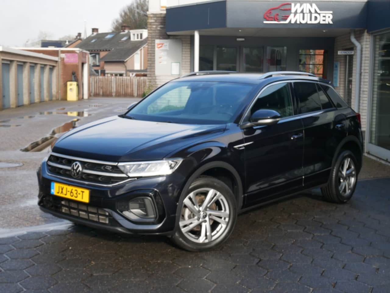Volkswagen T-Roc - 1.5 TSI R-LINE   **Clima//Navi//Lm ** - AutoWereld.nl