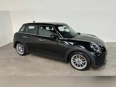 MINI Cooper - 1.5, Automaat, 136PK, 5drs, Navigatie, PDC, 4 seizoenen Banden, tel