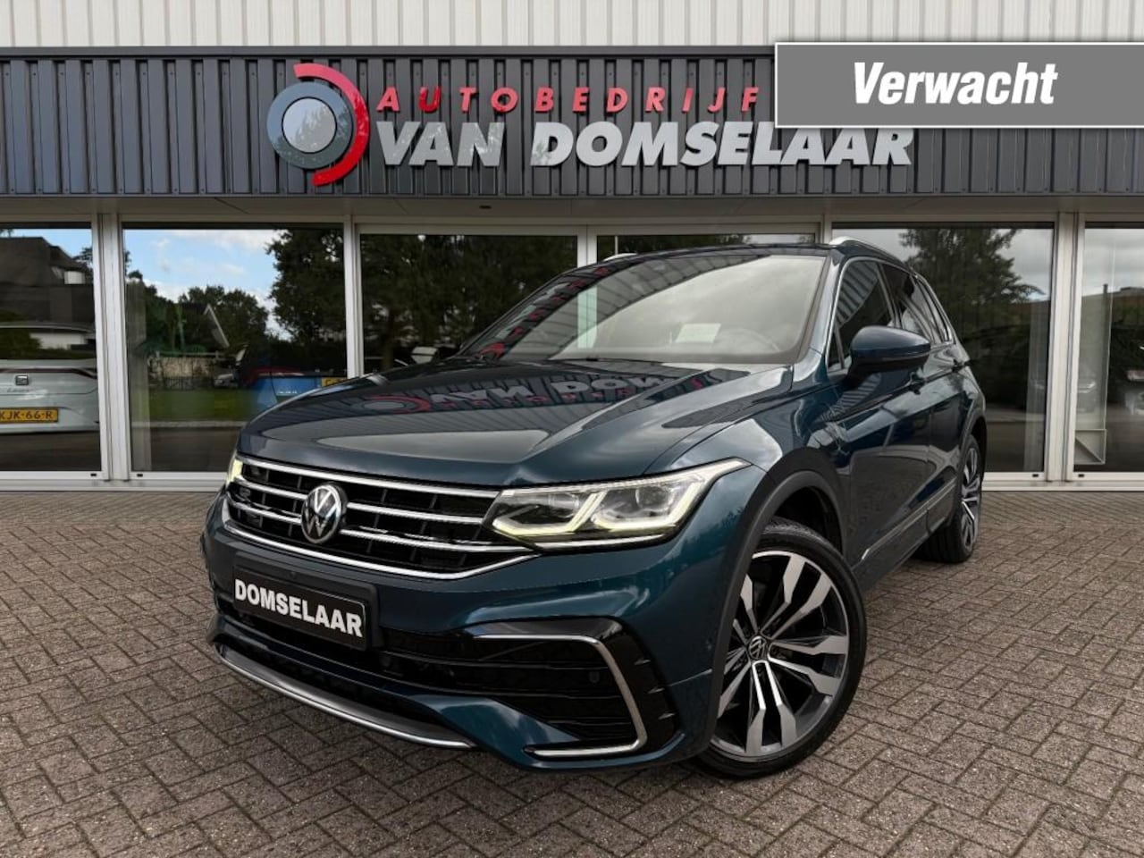 Volkswagen Tiguan - 1.4 TSI eHybrid DSG R-Line Business+ -  245PK Pano Elektr. Trekh. HUD - AutoWereld.nl