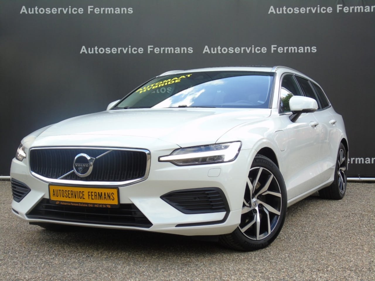 Volvo V60 - 2.0 T6 Plug in Hybrid AWD Momentum - 2020 - Panodak - Leder- Headup - AutoWereld.nl