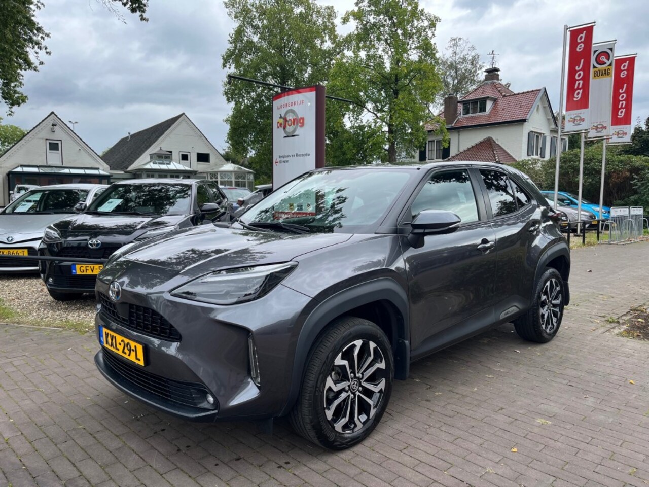 Toyota Yaris Cross - 1.5 HYBRID DYNAMIC / CARPLAY / CAMERA / ADAP. CRUISE / KEYLESS / LED / STOEL+STUUR VERWARM - AutoWereld.nl