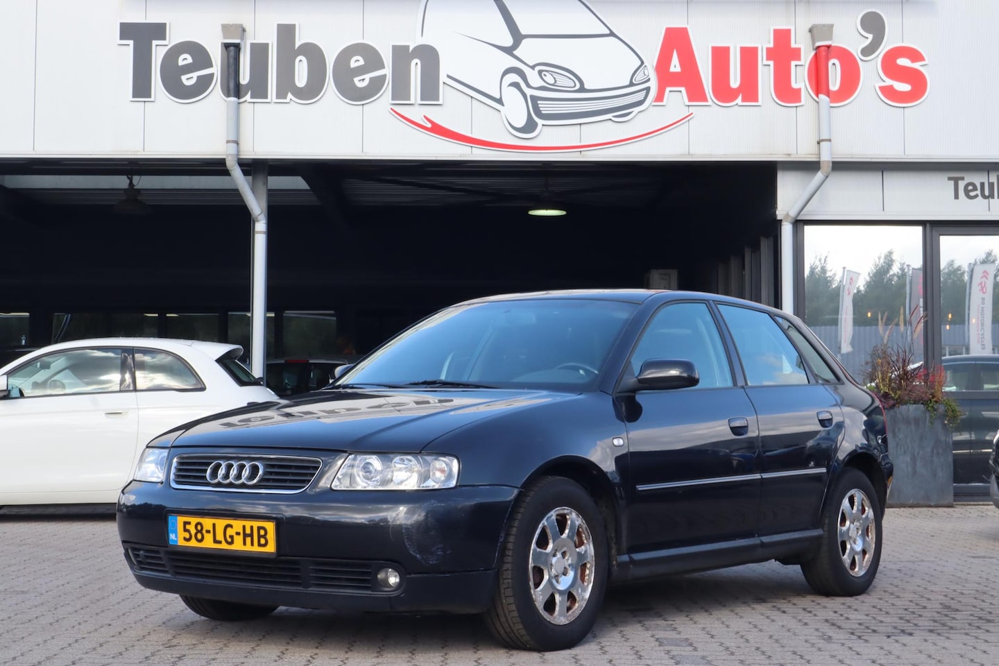 Audi A3 - 1.6 Attraction | Cruise control | Climate control | Elektrisch pakket - AutoWereld.nl