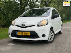 Toyota Aygo - 1.0 VVT-i Now | " 147.000 " KM + 5 Deurs + Nwe APK Nu € 3.450,
