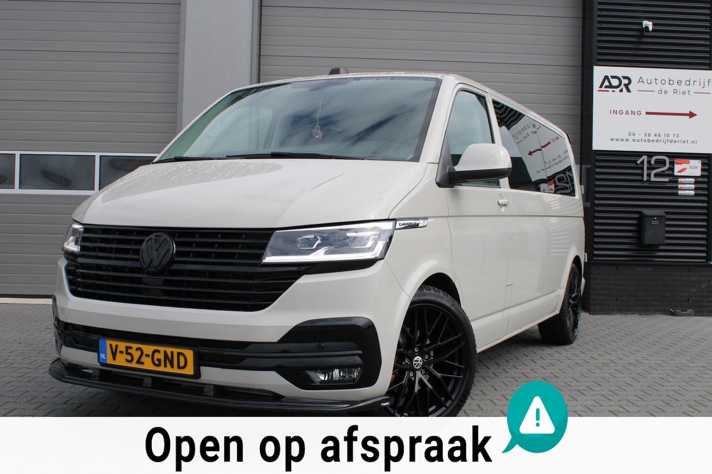 Volkswagen Transporter - Caravella 2.0 TDI DSG / DUBBEL/TREKHAAK/FULL LED/ASCOTGREY/20''LM - AutoWereld.nl