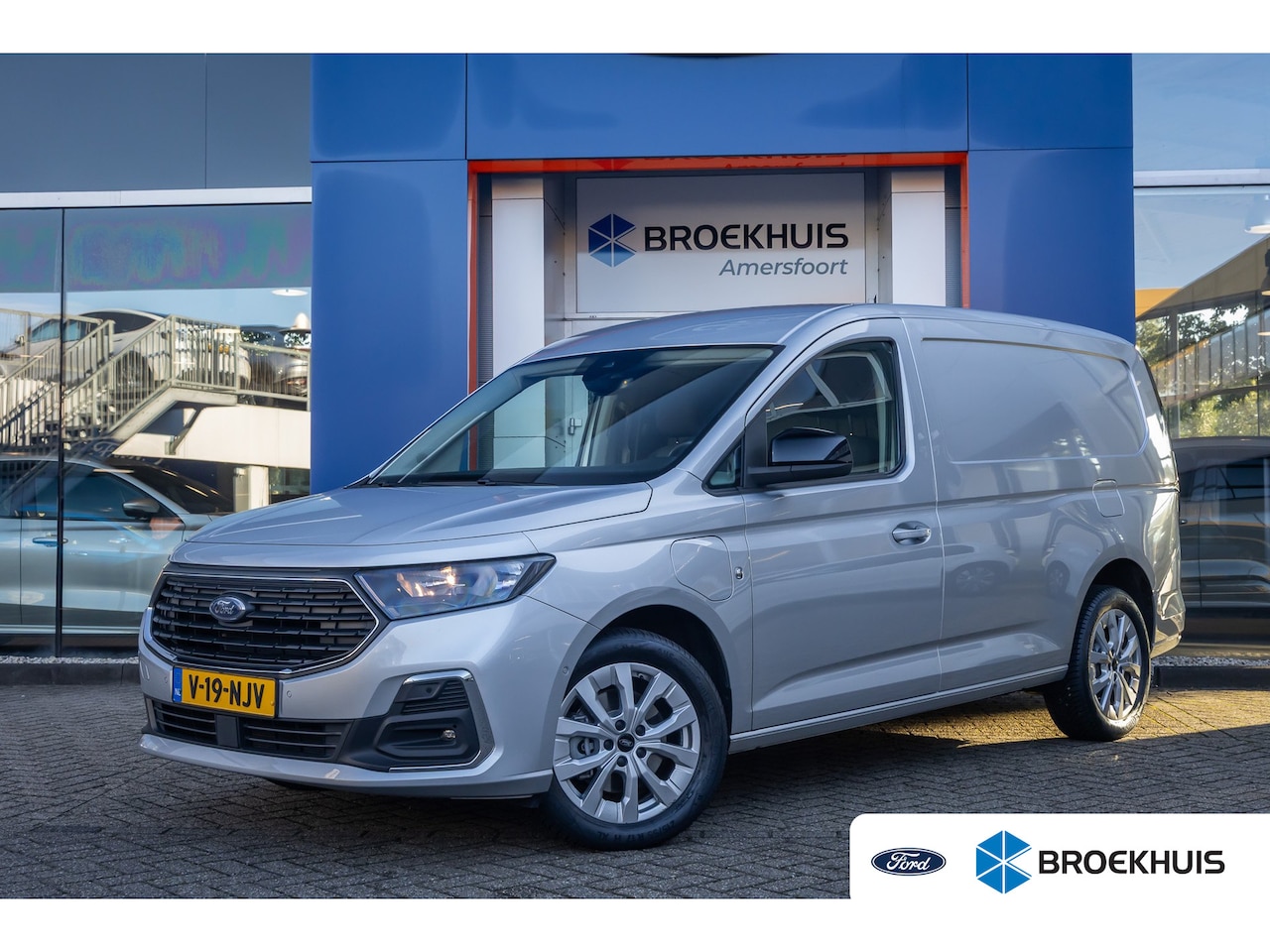 Ford Transit Connect - 1.5 EcoBoost PHEV L2 Limited | Trekhaak | Achteruitrijcamera | Apple Carplay/Android Auto - AutoWereld.nl