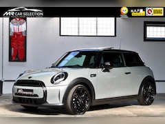 MINI 3-Deurs - 1.5 Cooper Camden Edition | Panoramadak | Stuurwielverwarming | Keyless | LED | NL gelever