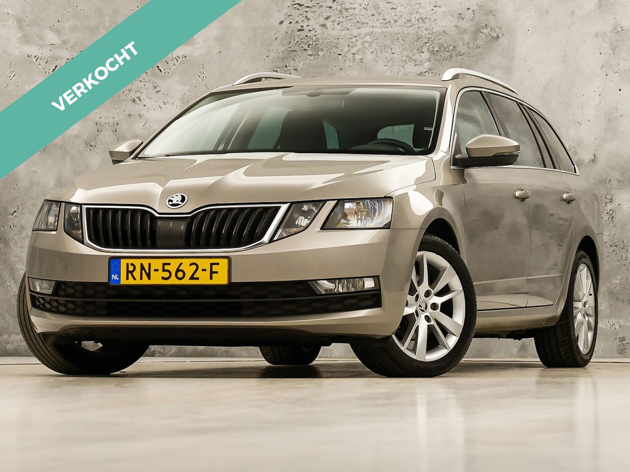 Skoda Octavia Combi - 1.0 TSI Greentech Sport (APPLE CARPLAY, GROOT NAVI, CLIMATE, STOELVERWARMING, SPORTSTOELEN - AutoWereld.nl