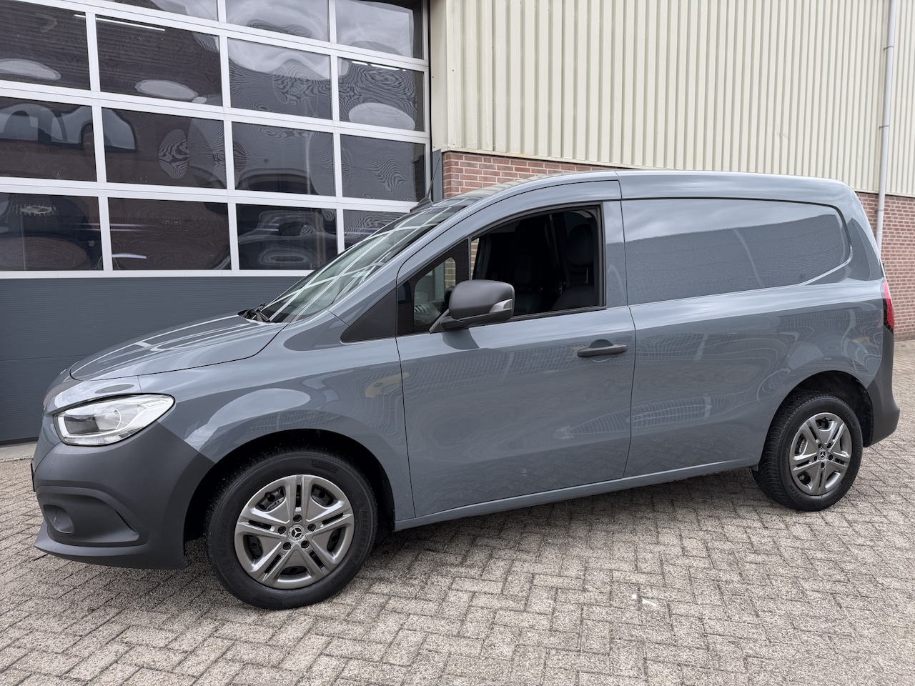 Mercedes-Benz Citan - 113 Benzine Airco,Pdc,Trekhaak,Enz - AutoWereld.nl