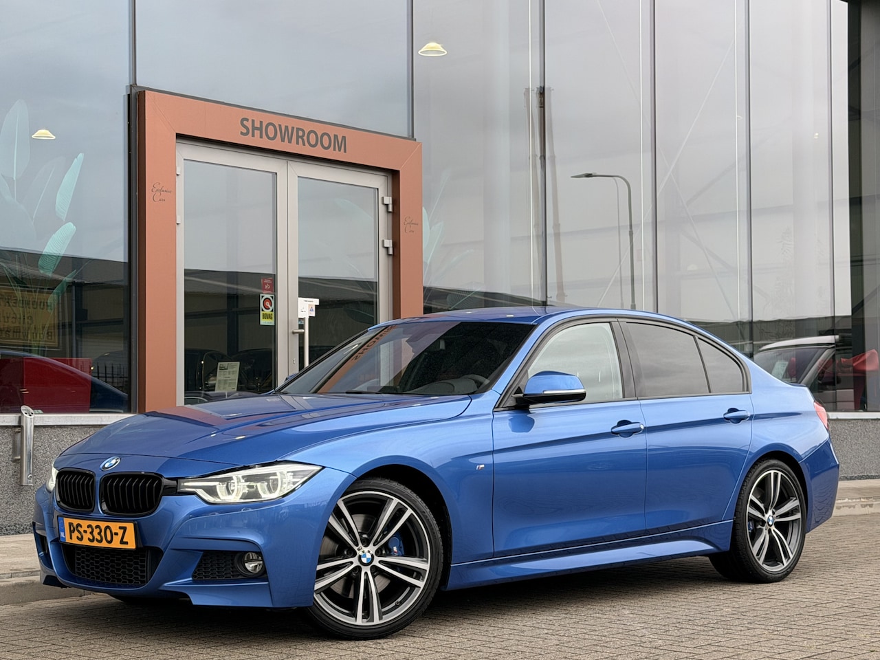 BMW 3-serie - 320i M-Sport | Cruise | Stoelverwarming | Navi | Leder | LED | - AutoWereld.nl