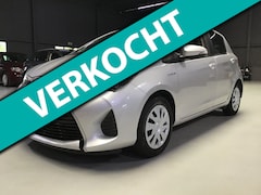 Toyota Yaris - 1.5 Hybrid Executive I Camera I Stoelverw I Navi I Cruise I Clima I BT I New Apk + Kln Brt