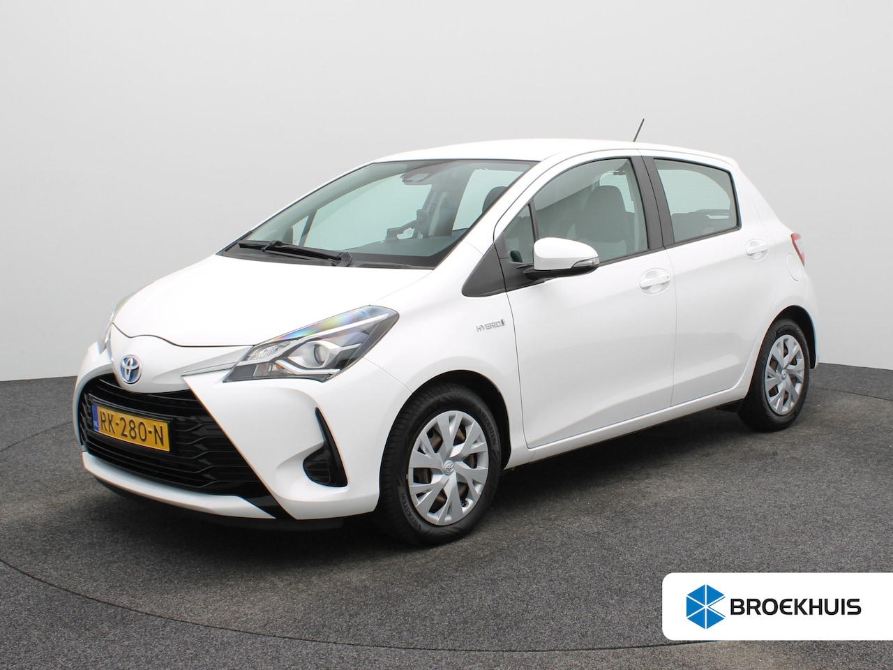 Toyota Yaris - 1.5 Hybrid Aspiration Automaat | Navigatie | Parkeersenoren | Camera | Climate Control | B - AutoWereld.nl