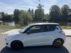 Suzuki Swift - black & wite uitvoering, parelmoer, airco