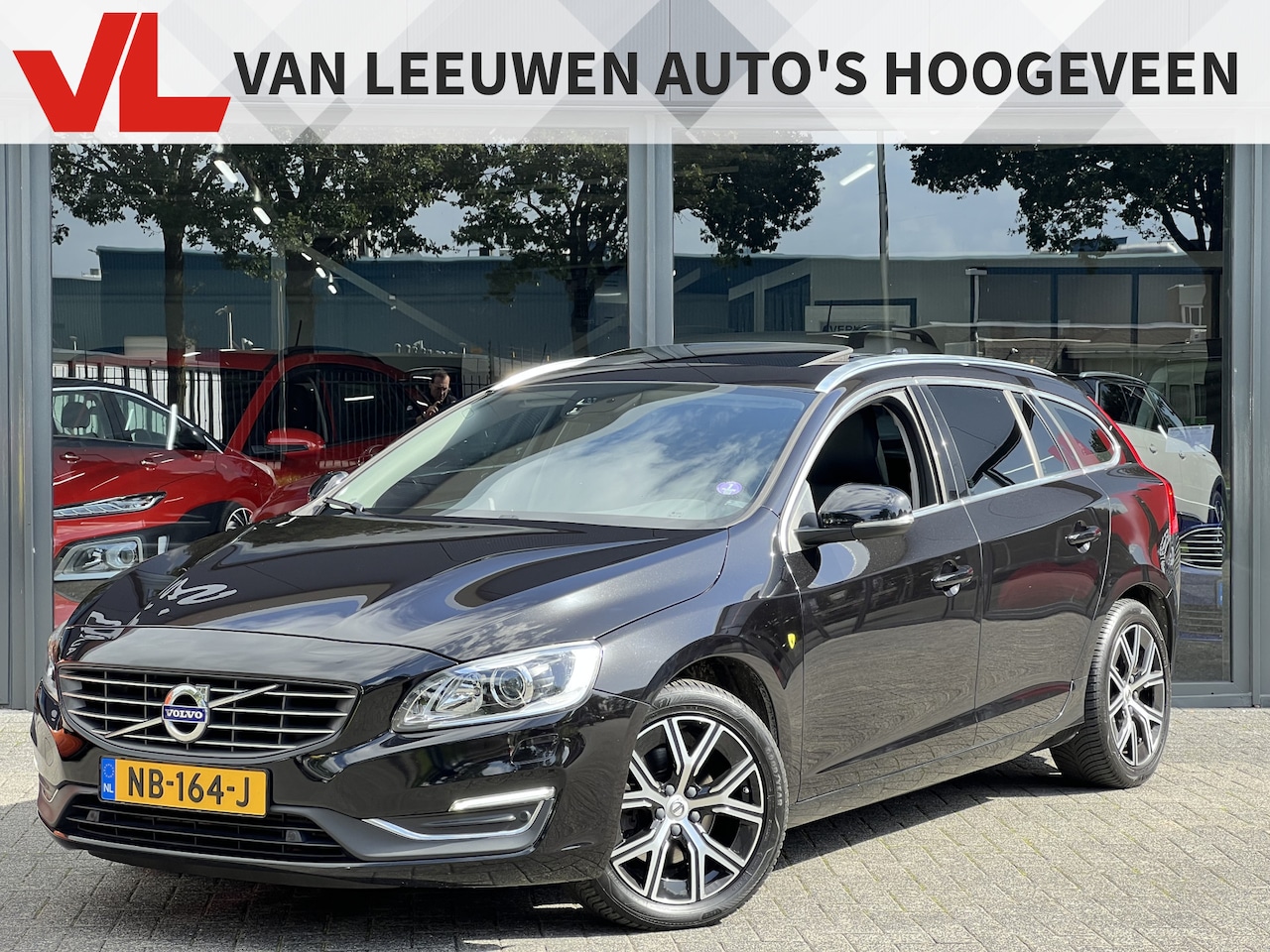 Volvo V60 - 2.0 T3 Summum | Navi | Schuif- kanteldak | Trekhaak| Camera - AutoWereld.nl