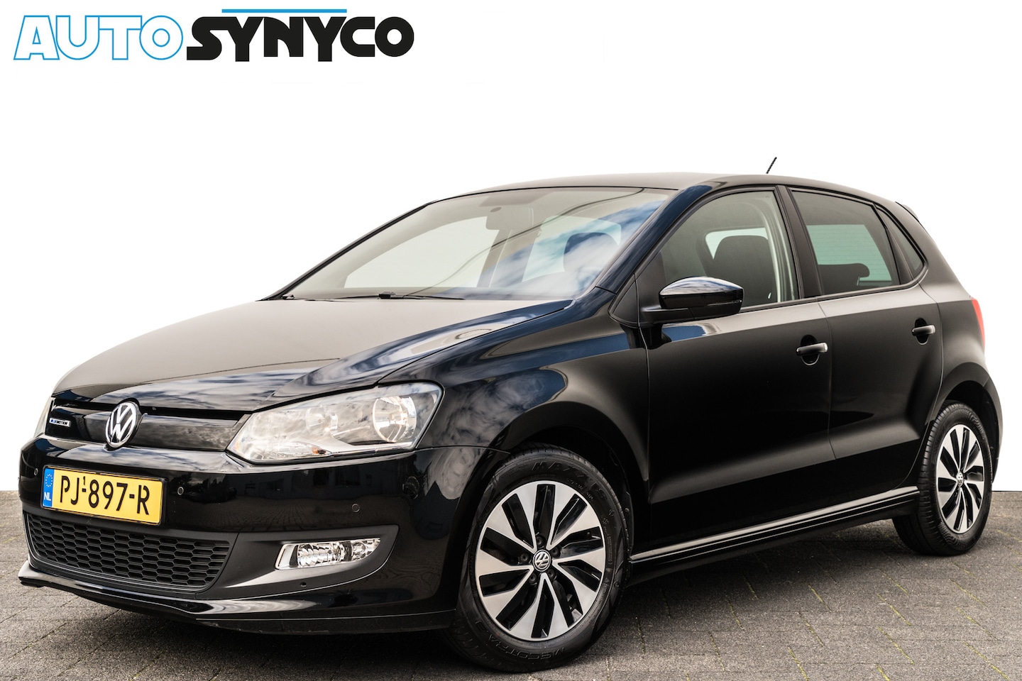 Volkswagen Polo - 1.0 BlueMotion Comfortline | 47.095 Km! | Cruise Control | Airco | Getint Glas | 15 Inch L - AutoWereld.nl