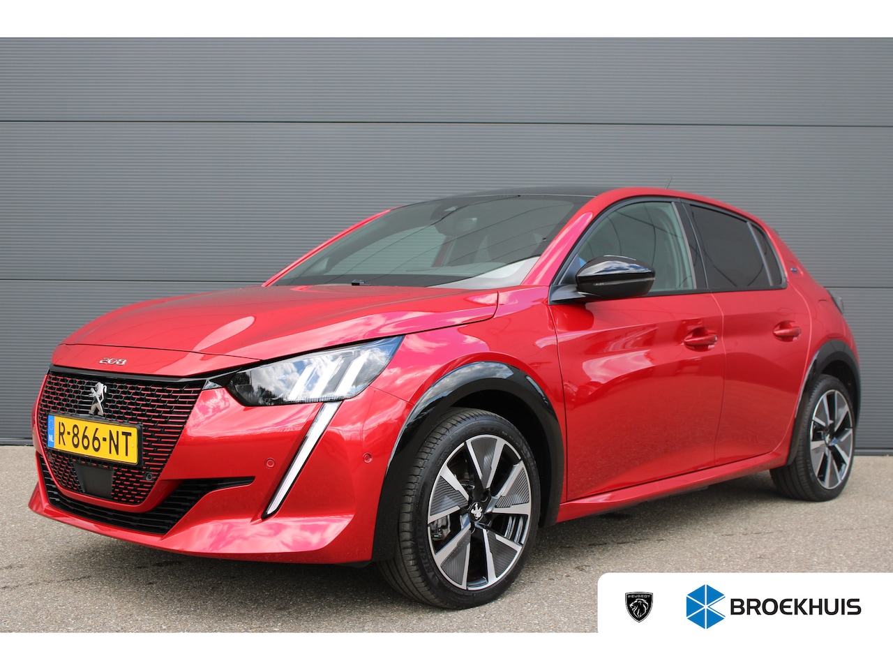 Peugeot e-208 - EV GT Pack 50 kWh | Fase 3 laden | SOH 100% | Navigatie | Camera | Stoelverwarming | Black - AutoWereld.nl