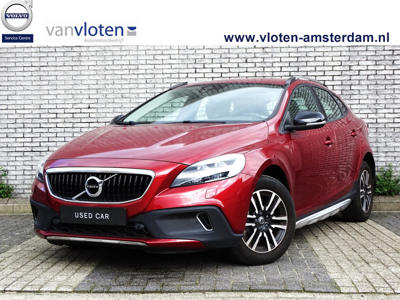 Volvo V40 Cross Country - 1.5 T3 Nordic+ | automaat | leder | blis | camera | - AutoWereld.nl