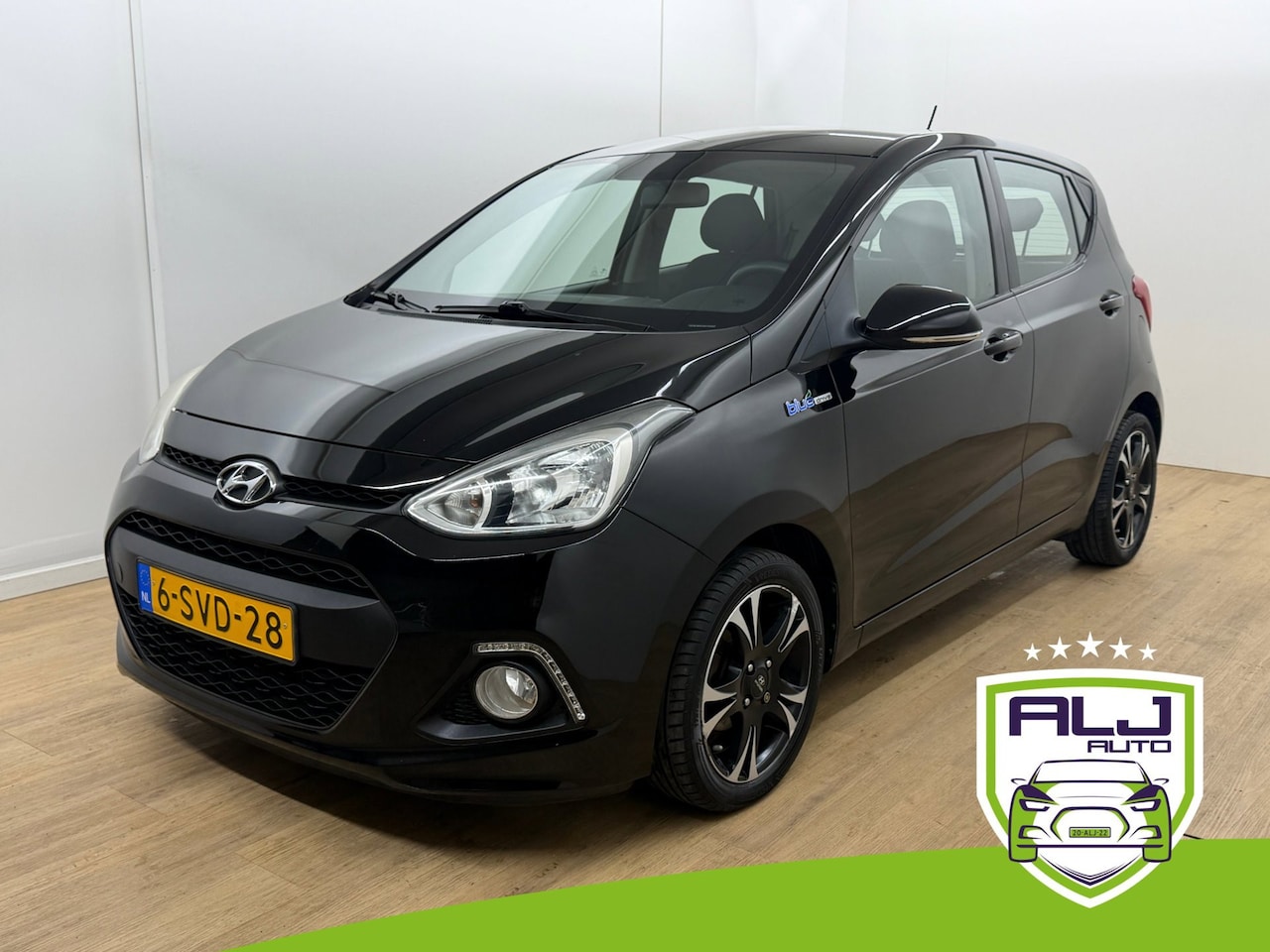 Hyundai i10 - Occasion 1.0i i-Motion Comfort Plus | Zwart | Tweedehands Hyundai i10 | Airco | Bluetooth - AutoWereld.nl