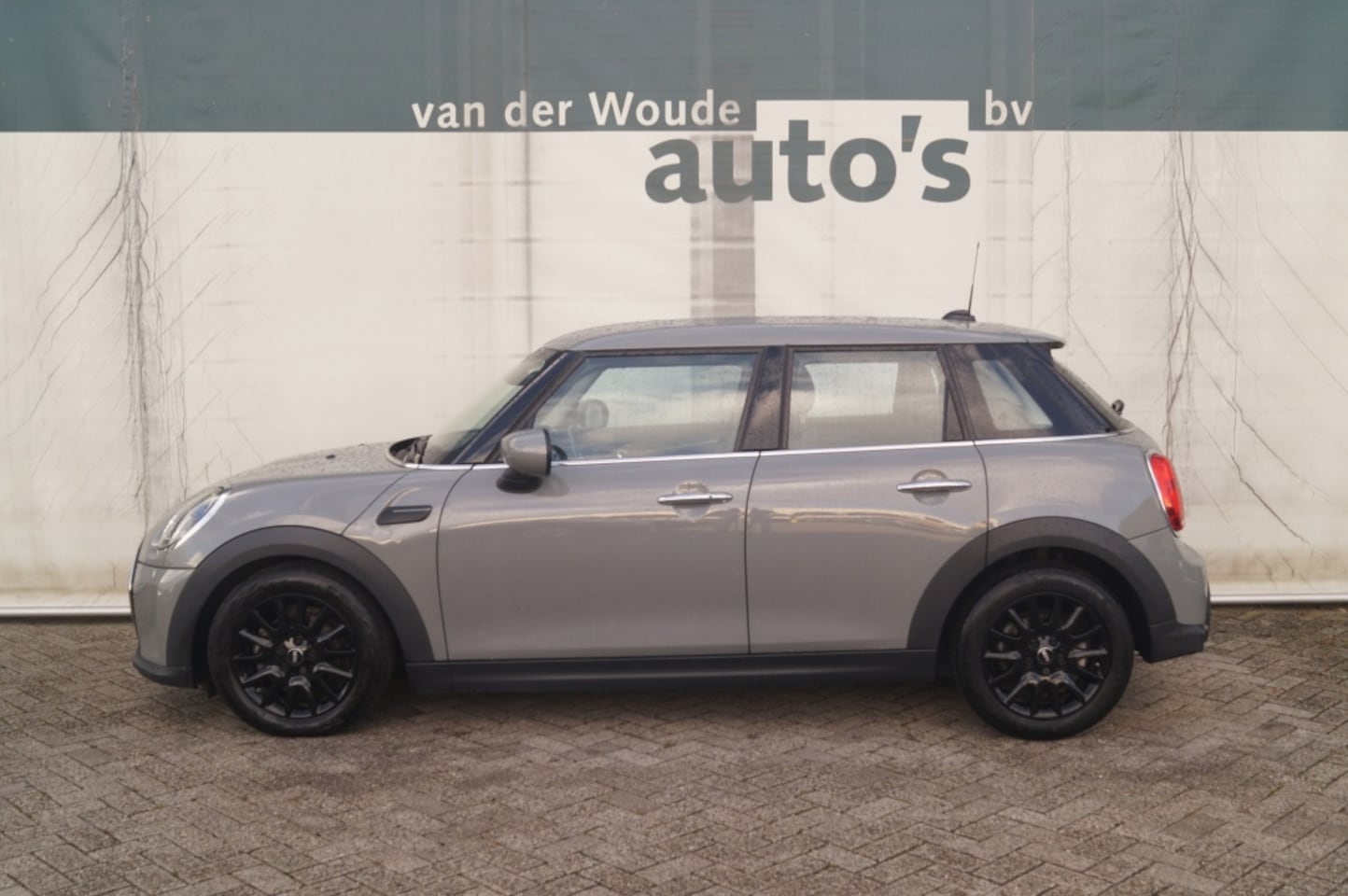 MINI 5-Deurs - 1.5 Cooper Bns Ed. - AutoWereld.nl
