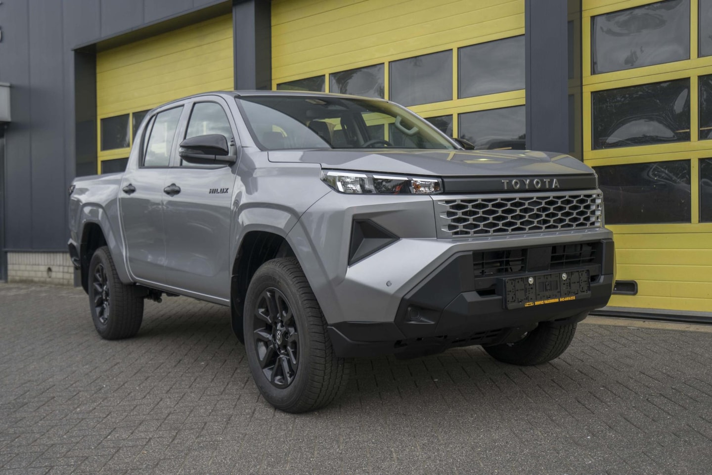 Toyota HiLux - 2.8 D-4D MHEV Double Cab Auto 4WD 18 Inch - AutoWereld.nl