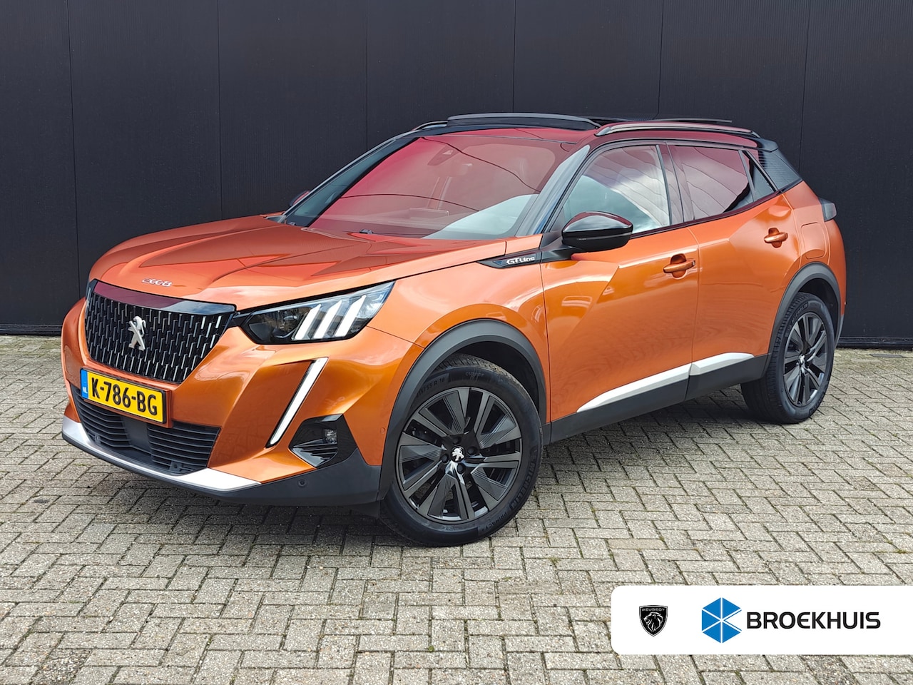 Peugeot 2008 - 1.2 PureTech GT-Line 130pk | Navigatie | Getint Glas | L.M. | Camera | | Achterbank in del - AutoWereld.nl