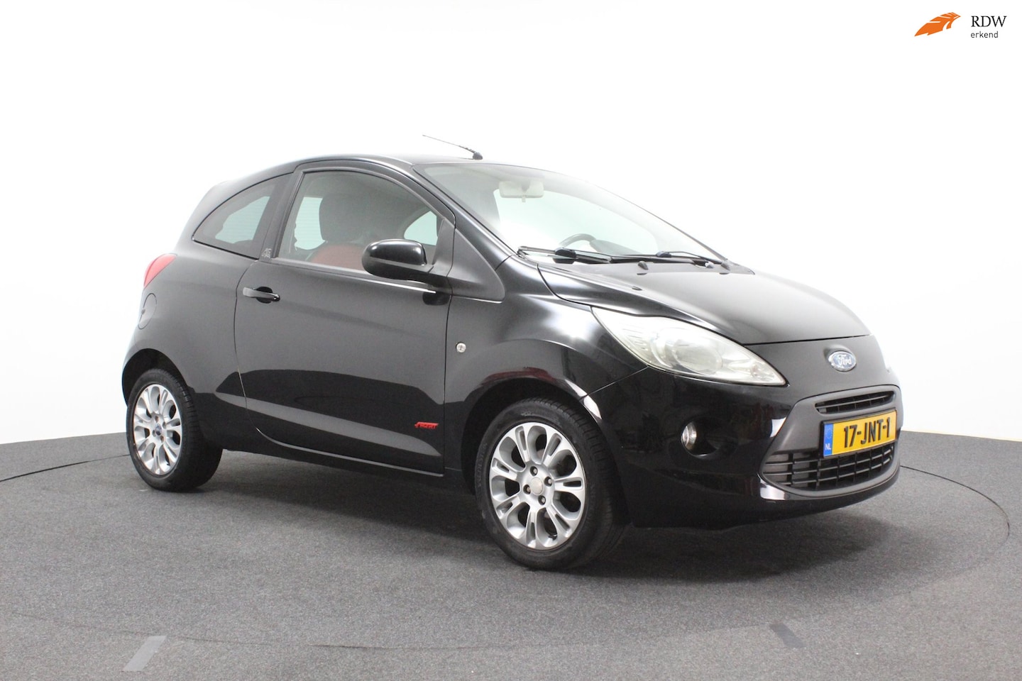 Ford Ka - 1.2 Titanium | Airco | Sportvelgen | Stuurbediening | Nieuwe APK - AutoWereld.nl