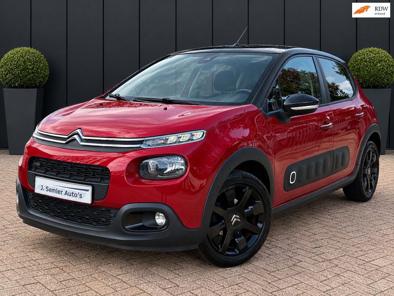 Citroën C3 - 1.2 PureTech Shine NAVI CAMERA CRUISE CTRL CARPLAY 1STE EIG. - AutoWereld.nl