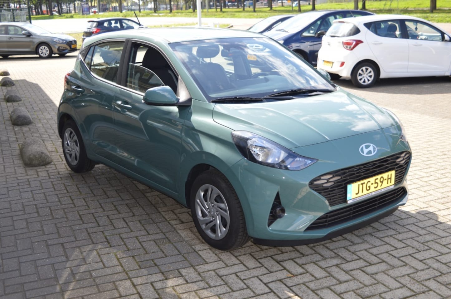 Hyundai i10 - 1.0 Comfort Automaat NL-auto Navi Camera PDC all weathers