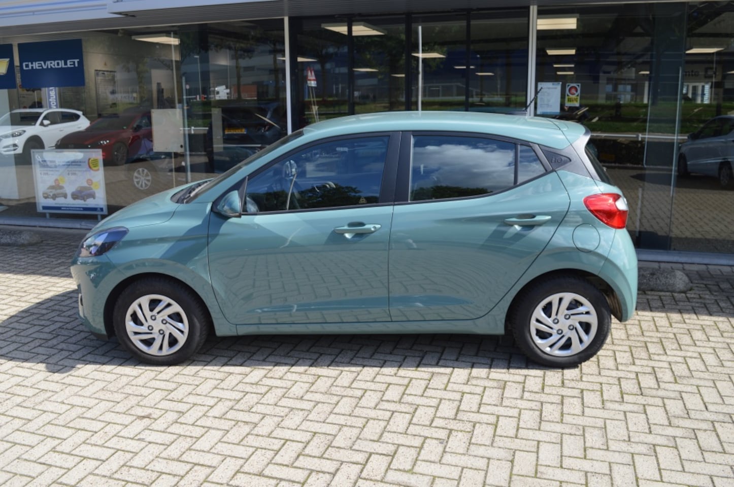 Hyundai i10 - 1.0 Comfort Automaat NL-auto Navi Camera PDC all weathers