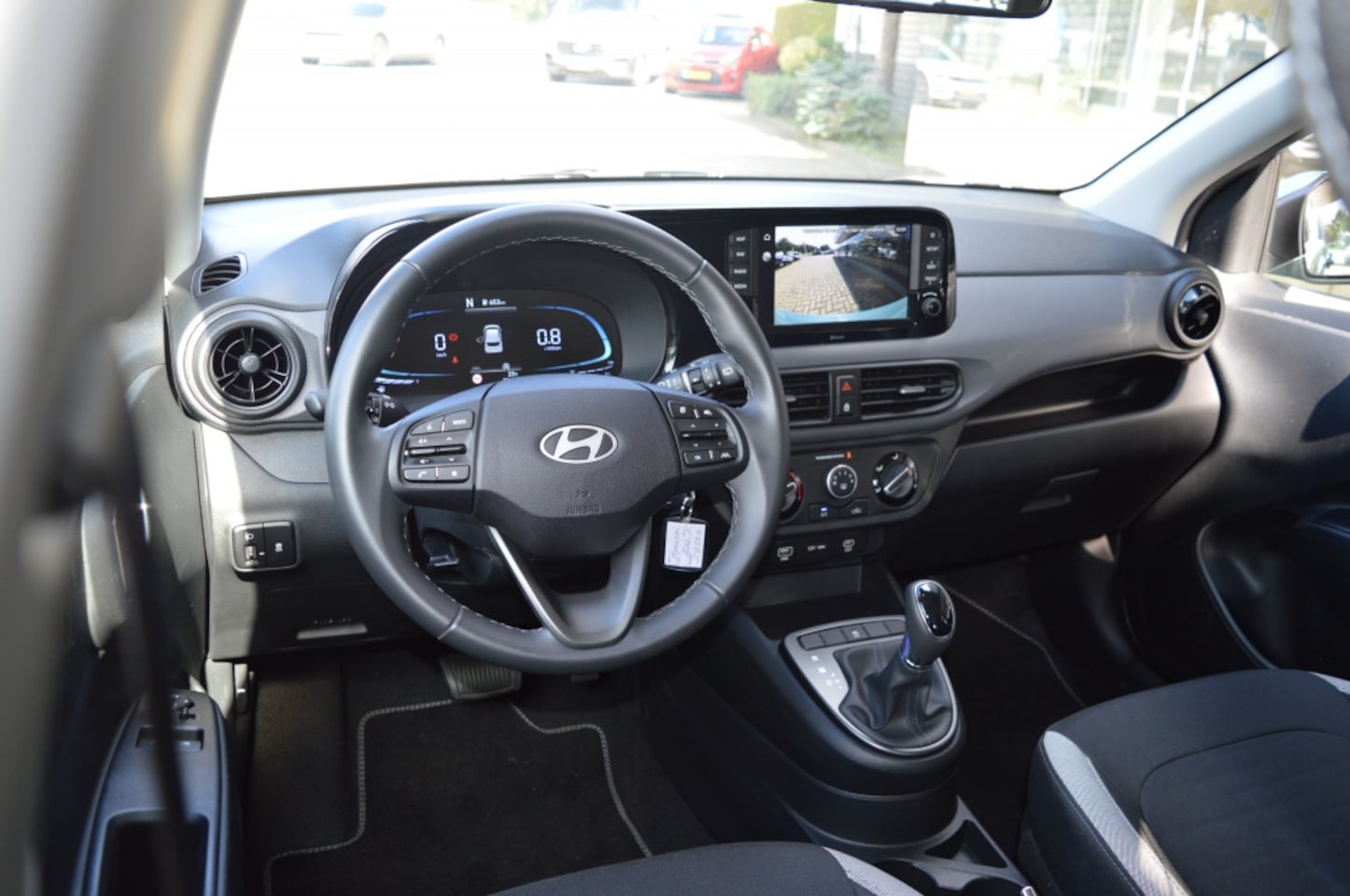 Hyundai i10 - 1.0 Comfort Automaat NL-auto Navi Camera PDC all weathers
