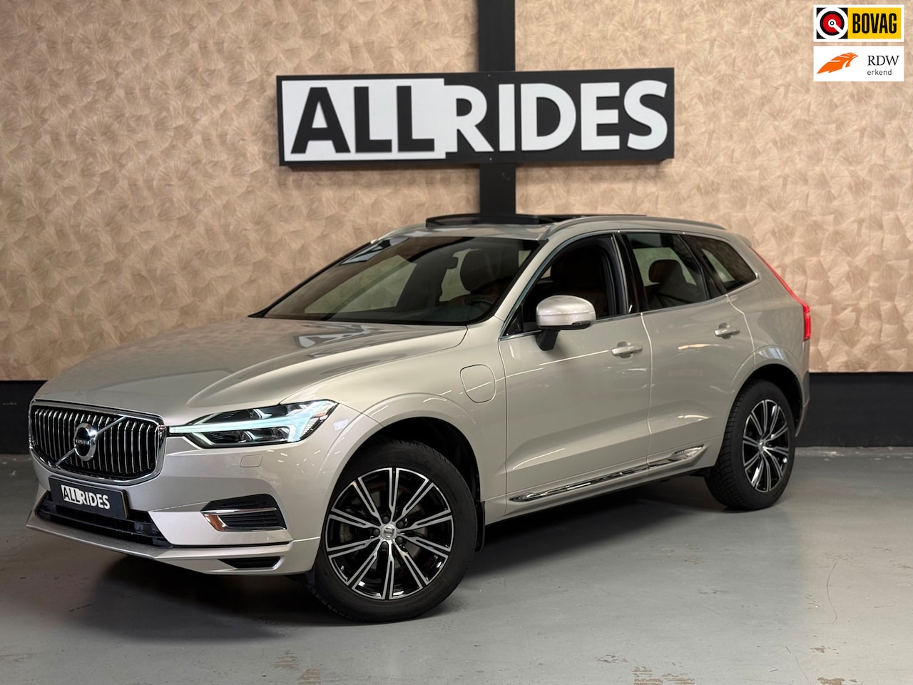 Volvo XC60 - 2.0 Recharge T6 AWD Business Pro | Pano | Carplay | Trekhaak | Camera | Stuur/Stoelverwarm - AutoWereld.nl