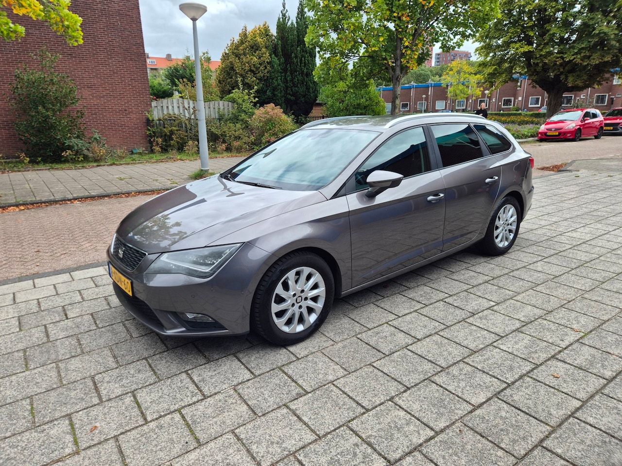 SEAT Leon ST - 1.6 TDI Style Business Ecomotive 1.6 TDI Style Business Ecomotive - AutoWereld.nl