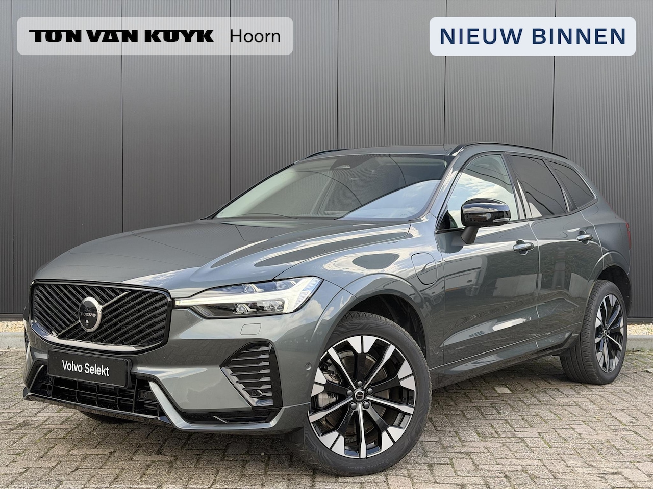 Volvo XC60 - 2.0 T6 Plug-in hybrid AWD Ultra Dark / Luchtvering/ Head up display/ 360 camera /Panorama - AutoWereld.nl