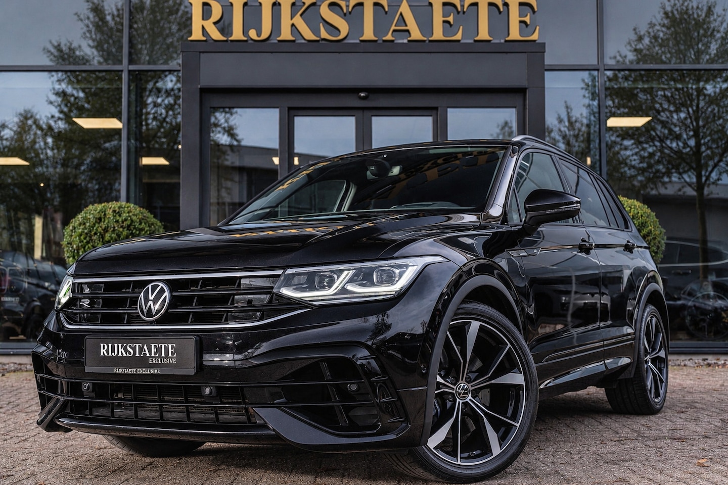 Volkswagen Tiguan - 2.0 TSI R75 Edition 4Motion|ACC|H&K|AKRA - AutoWereld.nl