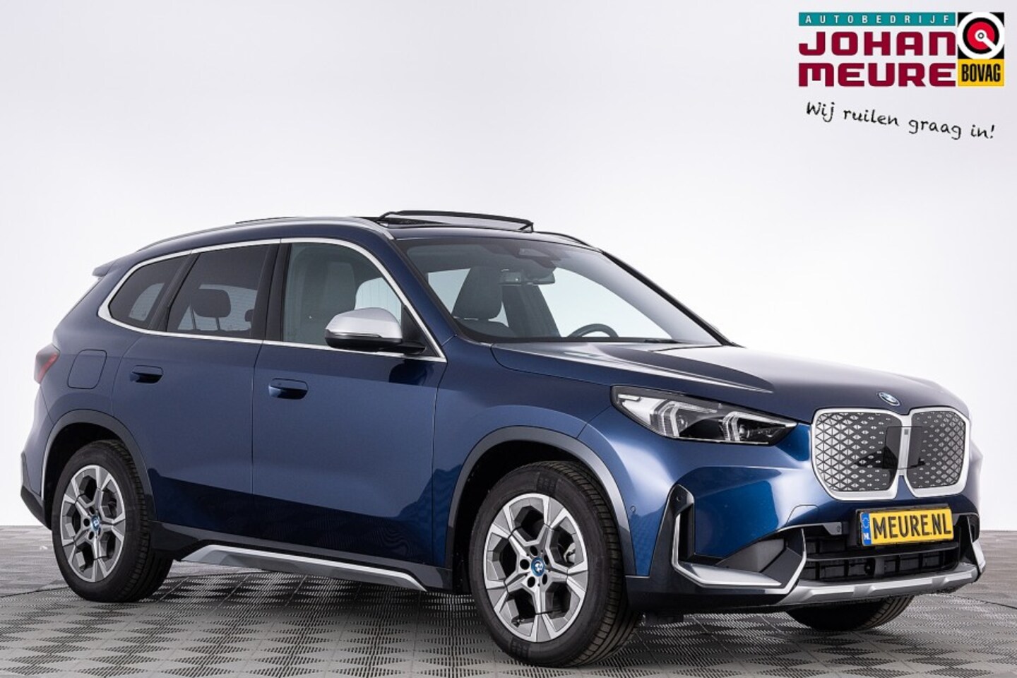 BMW iX1 - xDrive30 67 kWh xLine | PANORAMADAK | LEDER | SOH 99% | - AutoWereld.nl